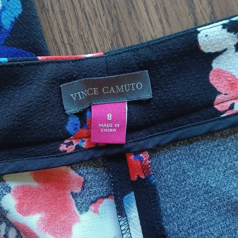 Vince Camuto Red Blue Floral Skinny Black Pants, front pockets, Sz 8